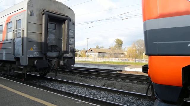 Прицепка ЭП2К-106 к поезду 145А на станции Балезино смотреть онлайн