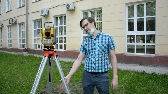 Электронный тахеометр Trimble M3, установка прибора в рабочее положение смотреть онлайн