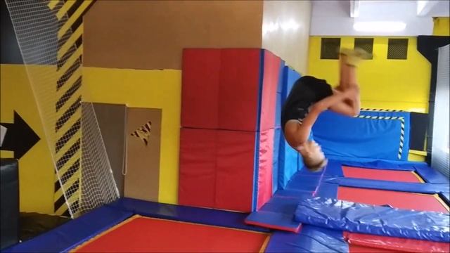 Батутный парк и Центр акробатики MONKEY GROUP | ШКОЛА И ШОУ смотреть онлайн