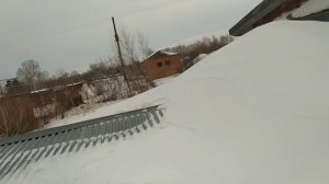 Снег на крыше)))