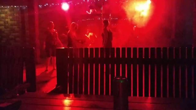 Ты че снимаешь?! Случайно тыкнул пальцем в глаз наглой бабе смотреть онлайн