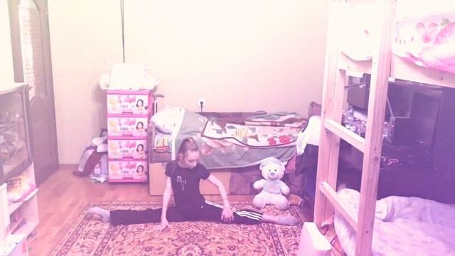 Видео-урок «Как сесть на продольный шпагат!»🌈 смотреть онлайн