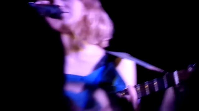 Gabrielle Aplin- Sweet Nothing ( Live Manchester Cathedral, 19/10/2017 ) смотреть онлайн