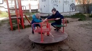 Сильный поджопник проигравшему!