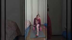 Как сесть на продольний шпагат.