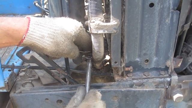 Утечка масла в системе охлаждения смазки двигателя МТЗ-80.1 Поиск проблемы и ремонт. смотреть онлайн