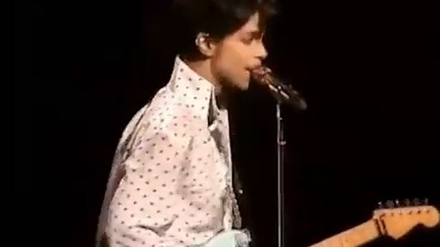 Prince - Shhh (Musicology Tour, Live In Detroit, 2004)