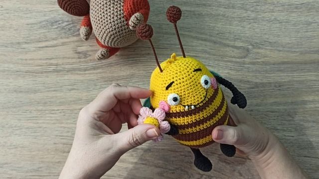 СП ВОЛШЕБНЫЙ МИР ВЯЗАНЫХ ИГРУШЕК ОЧЕНЬ МНОГО ГОТОВЫХ РАБОТ смотреть онлайн