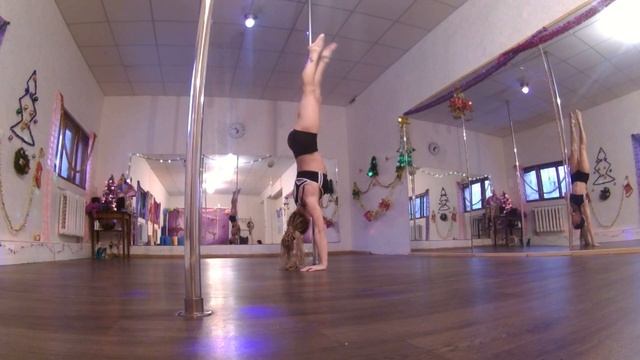 #polesport#трюки#связки#poledance# смотреть онлайн