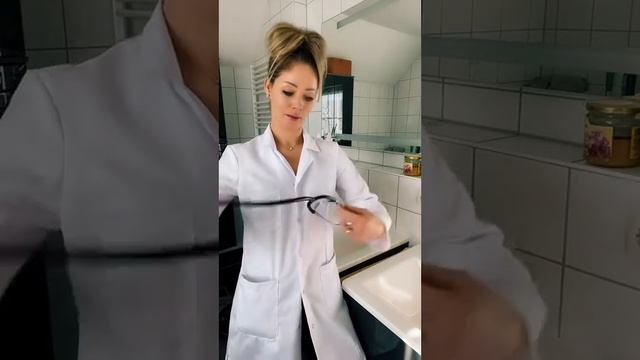Мы разводимся, ты пьёшь/ Кошечка сядь на шпагат/ За..бала эта работа/ Я пришла к тебе из сказки смотреть онлайн