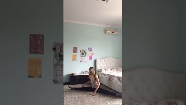 Как сесть на шпагат?!🤸♂️ смотреть онлайн