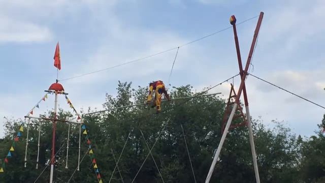 Упал с 12 метров!!!жесть смотреть онлайн