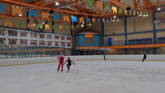 Дарья Усачева тренирует тройной аксель на удочке Pro-Motion смотреть онлайн