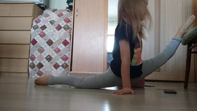 левый шпагат 15 апреля смотреть онлайн