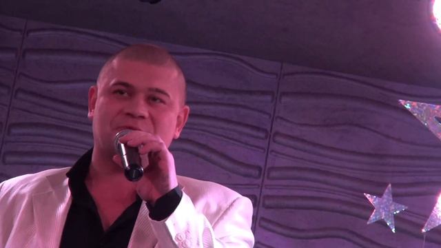 БРЮНЕТКА ОЛЬГА))))))))))))))))новогоднее шоу в СОЛО смотреть онлайн