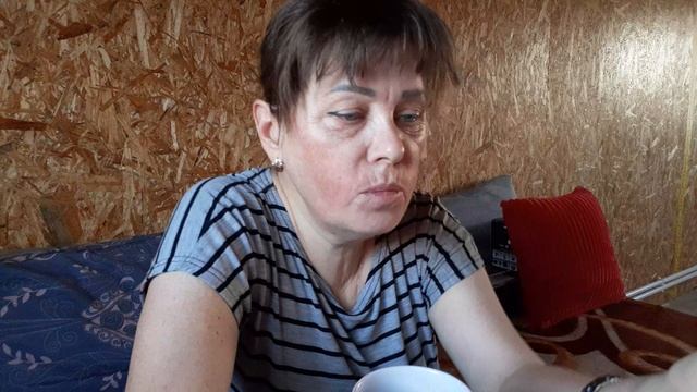 Грядки годовы осталось доработать, пьём чай в доме и Болтаем смотреть онлайн