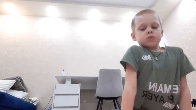 занимался растяжкой учимся садиться на шпагат смотреть онлайн