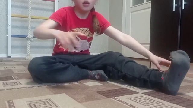 Алиса и весёлый шпагат :) 10 смотреть онлайн