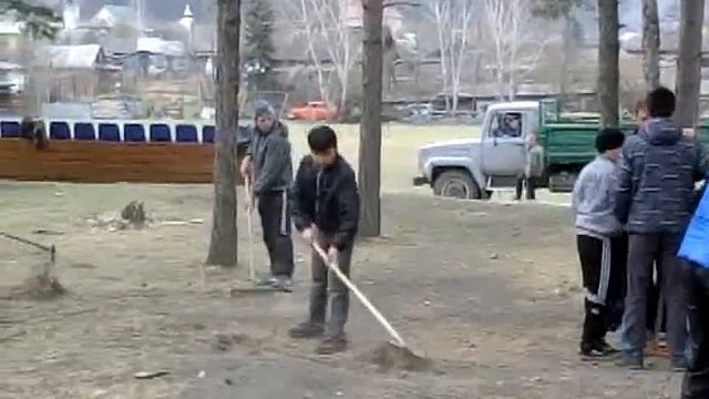 Уборка мусура в парке победы смотреть онлайн