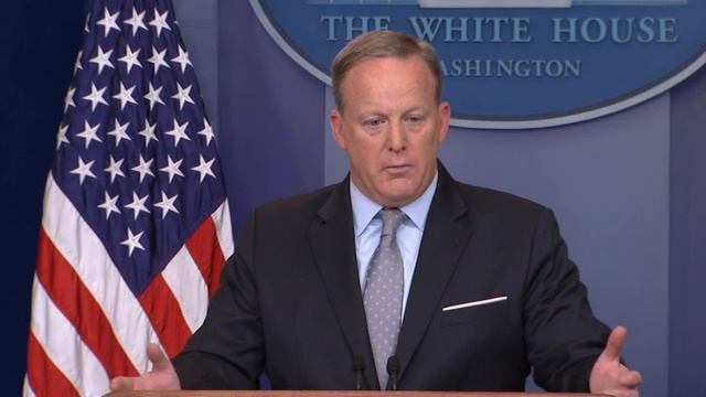Spicer Explains Trump's 'Smart Cookie' Remarks смотреть онлайн