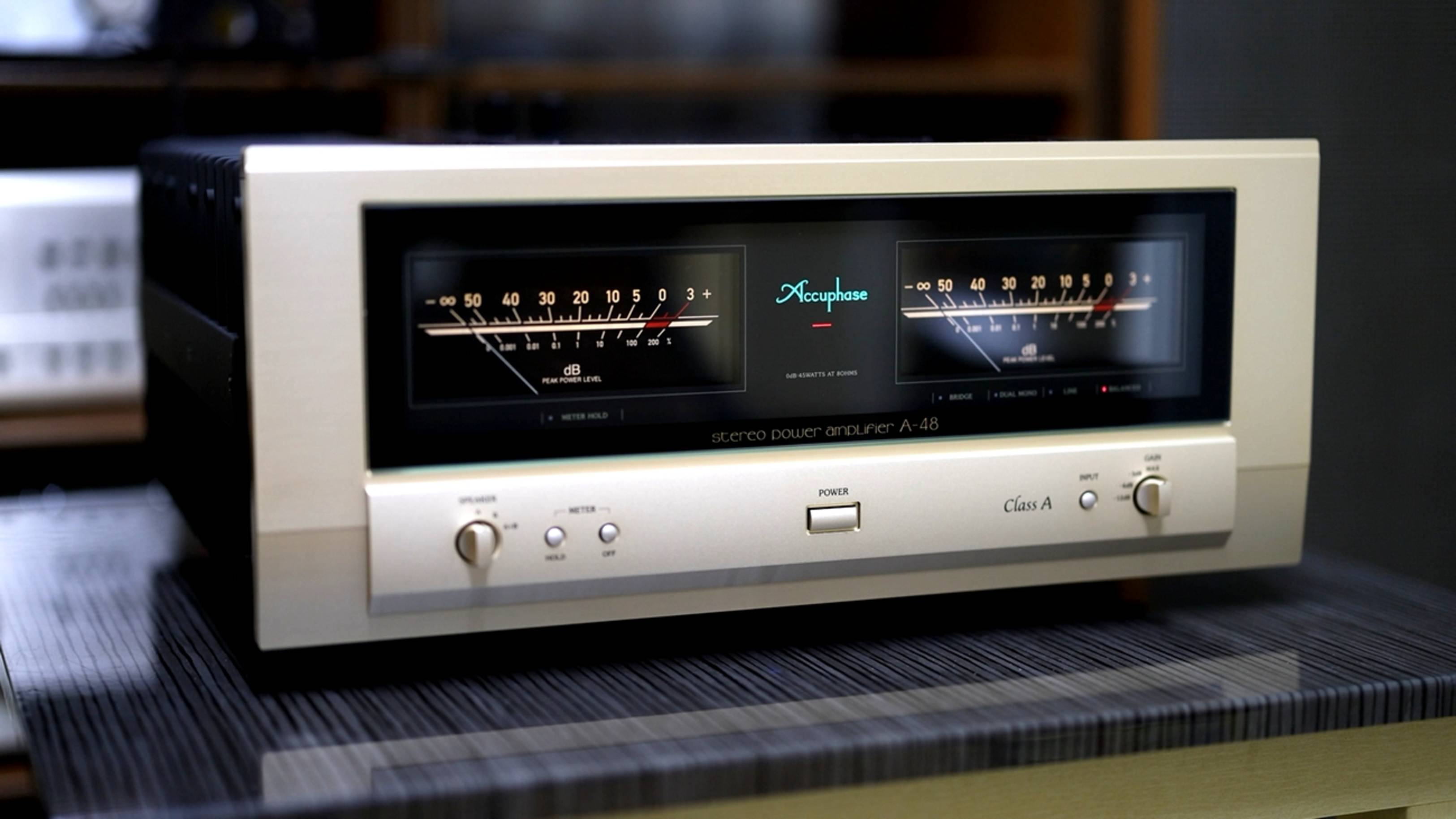 Accuphase A-48 vs EAR V20 смотреть онлайн
