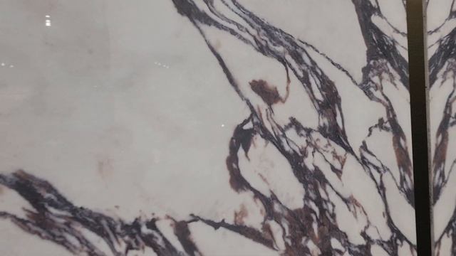 Керамический камень Calacatta Viola INFINITY смотреть онлайн