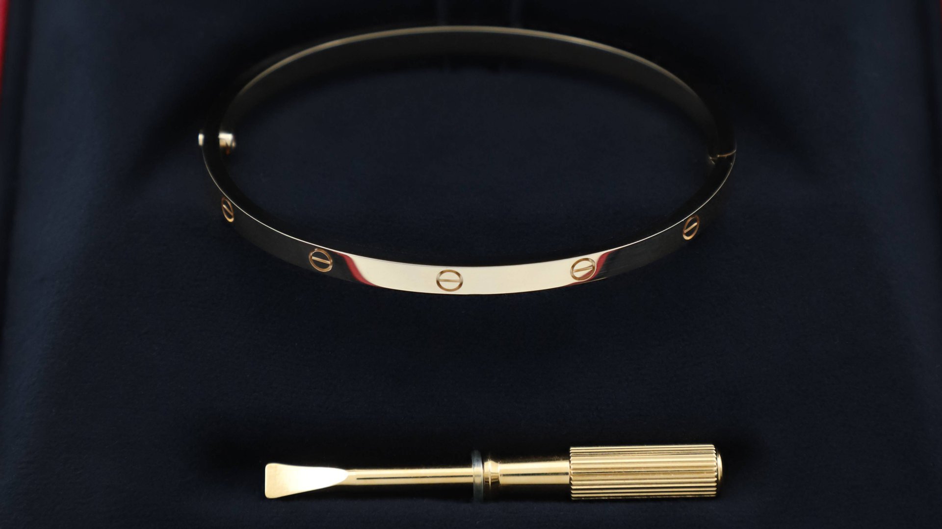 Cartier Love Bracelet Small Model B6079117 смотреть онлайн