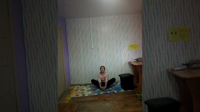 Упражнение для шпагата как сесть на шпагат за 5 минут самые хорошие упражнение 😍 смотреть онлайн