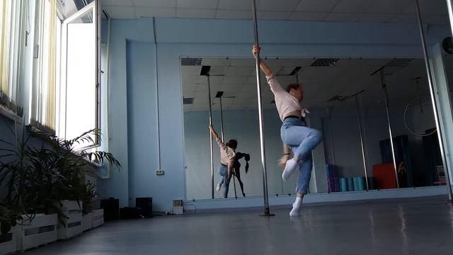 Акробатика на пилоне смотреть онлайн