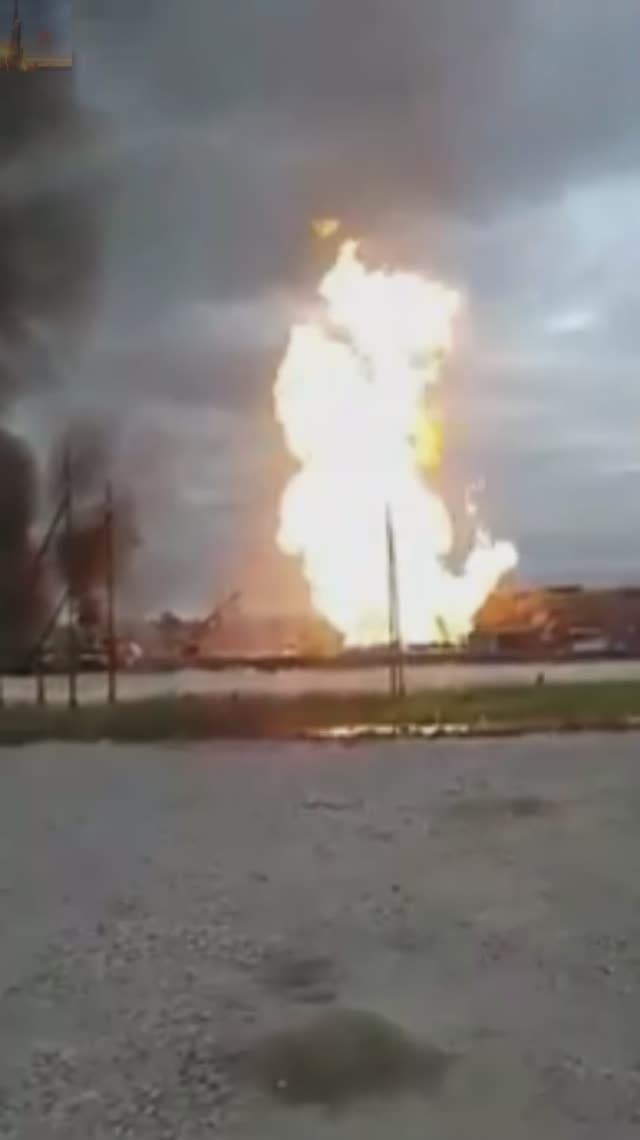 В ХМАО горит скважина и подъемная установка, (ГНВП)🔥 смотреть онлайн