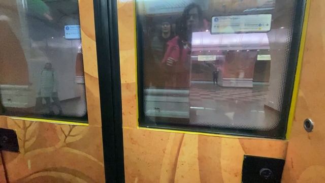 Поезд метро «Собиратели земли русской" смотреть онлайн