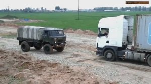 ЖЕСТЬ ГАЗ 66GAZ 66 Шишига вытягивает гружённую фуру