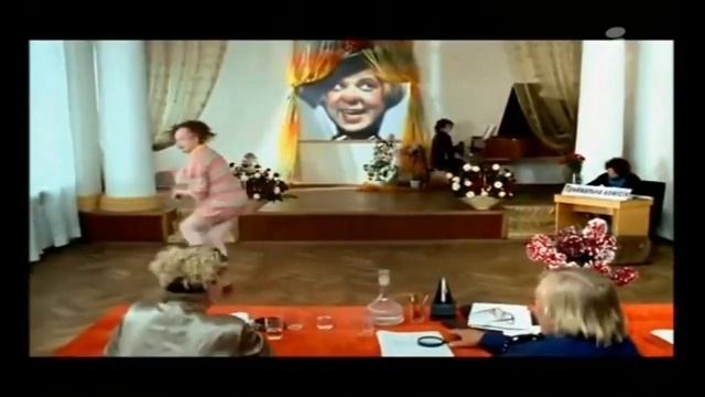 Верка Сердючка - Неудачный шпагат смотреть онлайн