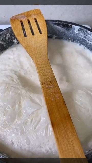 Чтобы молоко не убежало👍