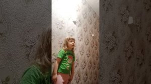 девочка плакса
