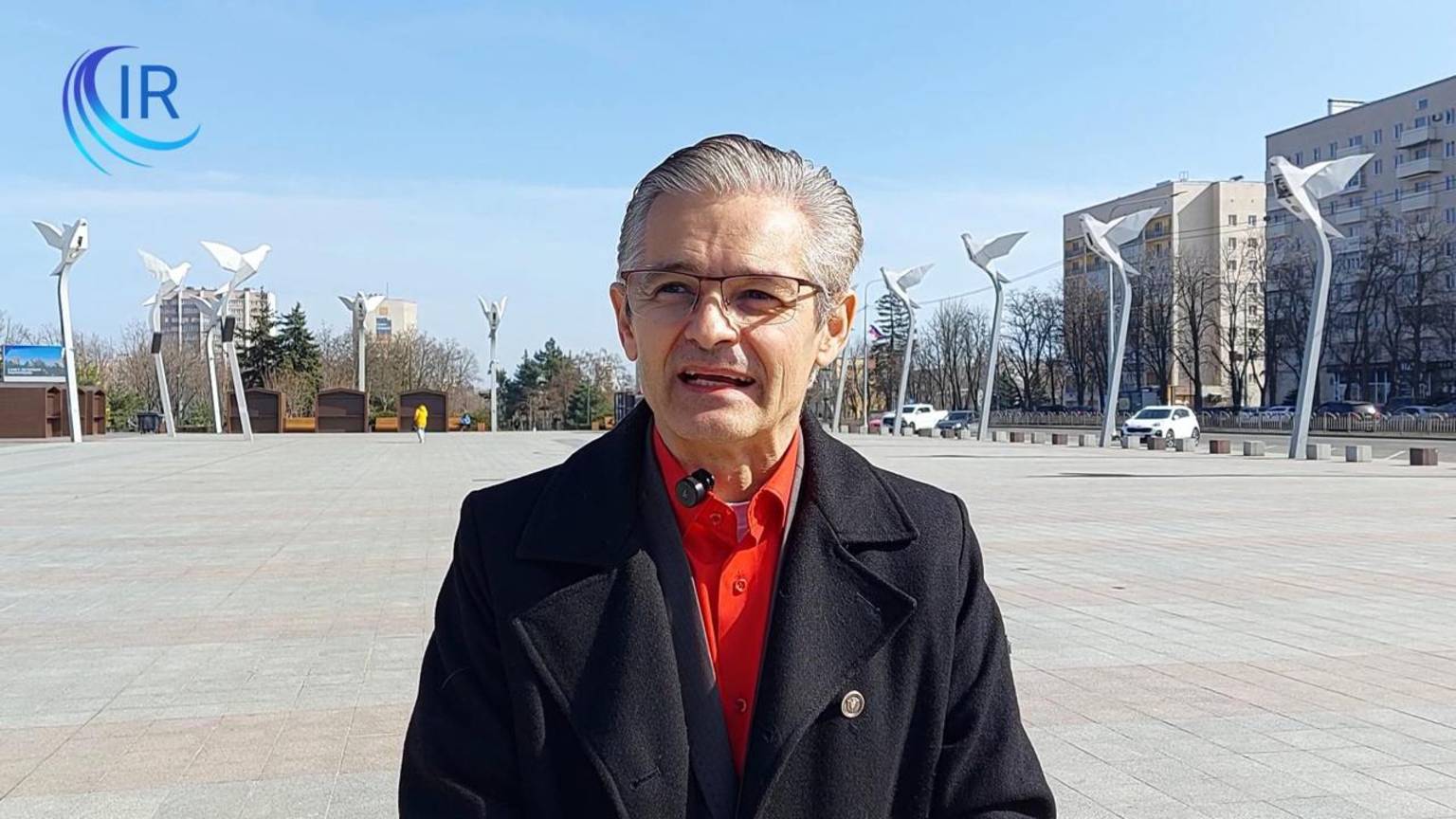 À Marioupol, les soldats ukrainiens ont utilisé les civils comme bouclier humain смотреть онлайн