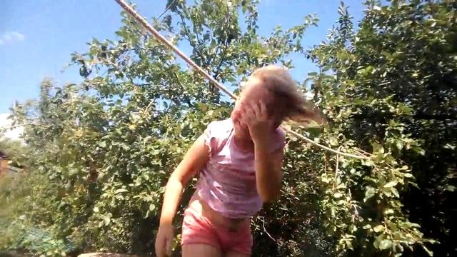 трюки на канате от Даши и Леры смотреть онлайн