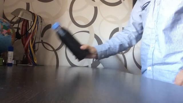 И дном и крышкой.Бутылка+вода челендж смотреть онлайн