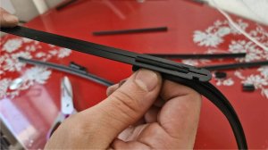 Как поменять резинки на дворниках если дворники не чистят лобовое стекло сломались, царапают, мажут