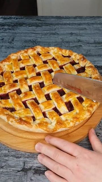 Вишнёвый пирог. Подробный рецепт на канале.