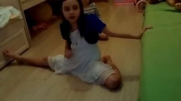 Как правильно делать  шпагат