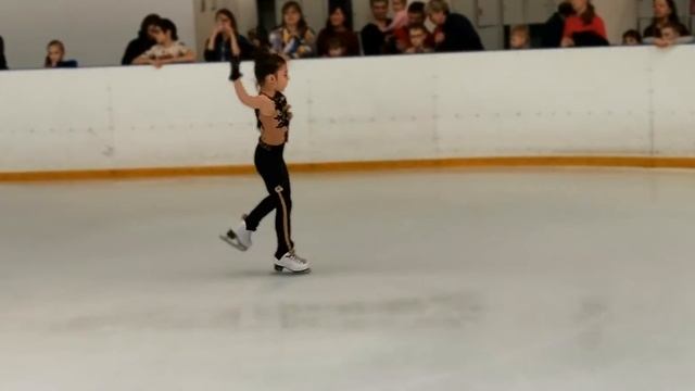 Милена Меликян 9лет. Фигурное катание. смотреть онлайн