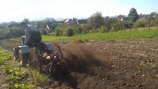 Самодельный трактор 4х4 . Уборка картофеля 2018 . смотреть онлайн