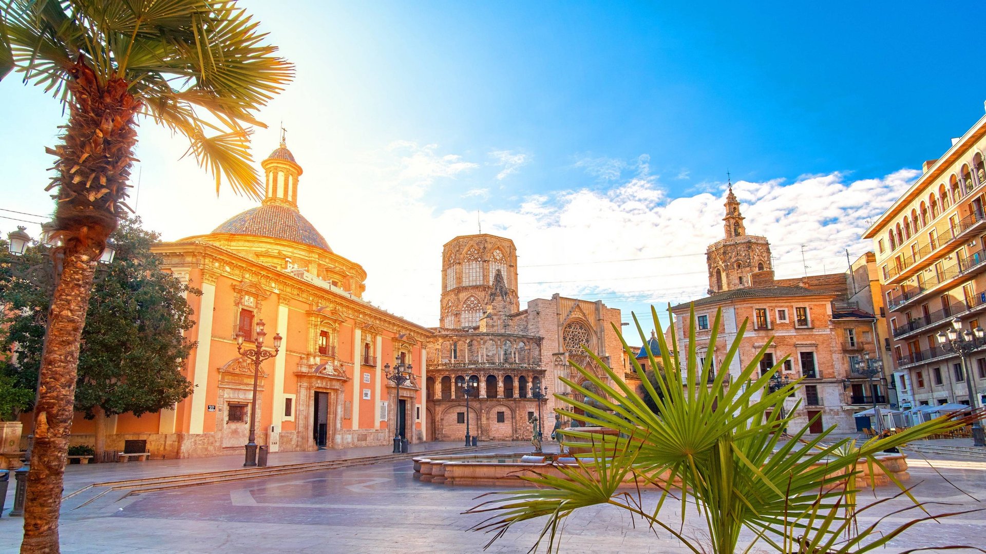 Валенсия самый красивый город Испании - пешеходная экскурсия в формате 4K 60FPS смотреть онлайн