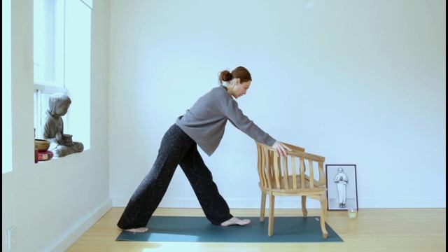 20 minute Gentle Yoga Practice with Chair Support from Yoga Therapy Toronto смотреть онлайн