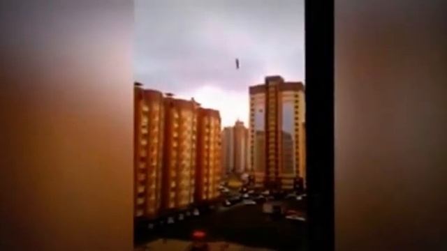 В Воронеже мужчина повторил трюк из фильма Прогулка смотреть онлайн