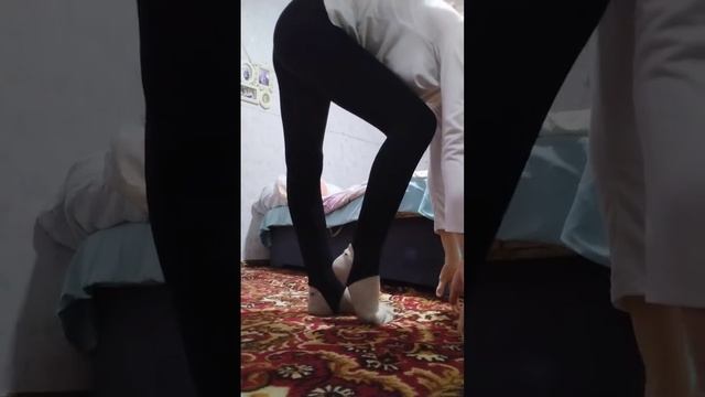 как сесть на шпагат 2 часть! смотреть онлайн
