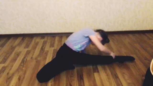 Как быстро сесть на шпагат Растяжка Упражнения для начинающих смотреть онлайн