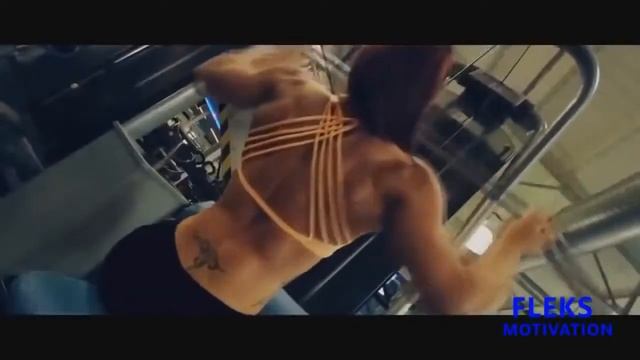 Красивые фитоняшки мотивируют парней! смотреть онлайн