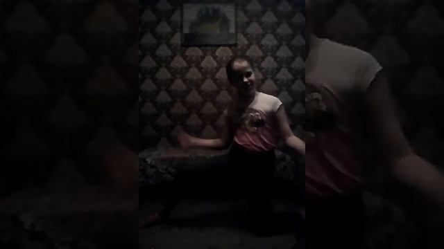 Как сесть на продольный правый шпагат смотреть онлайн